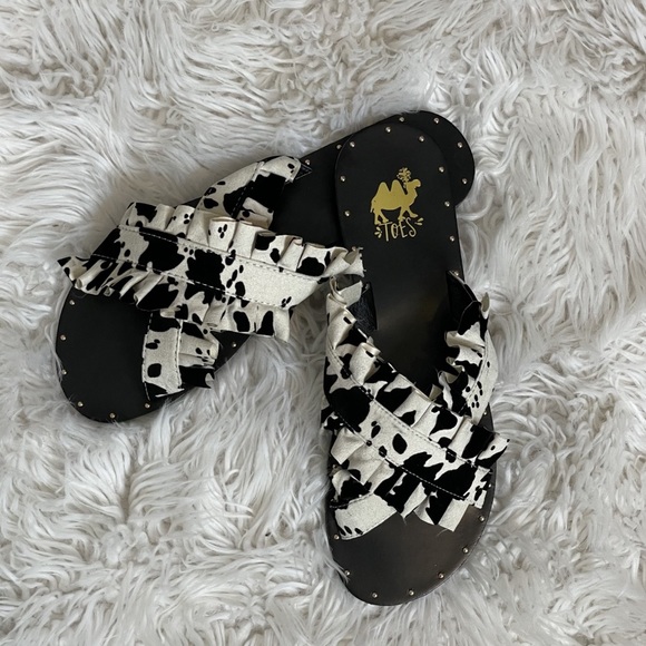 Cow Print sandals - Picture 2 of 2
